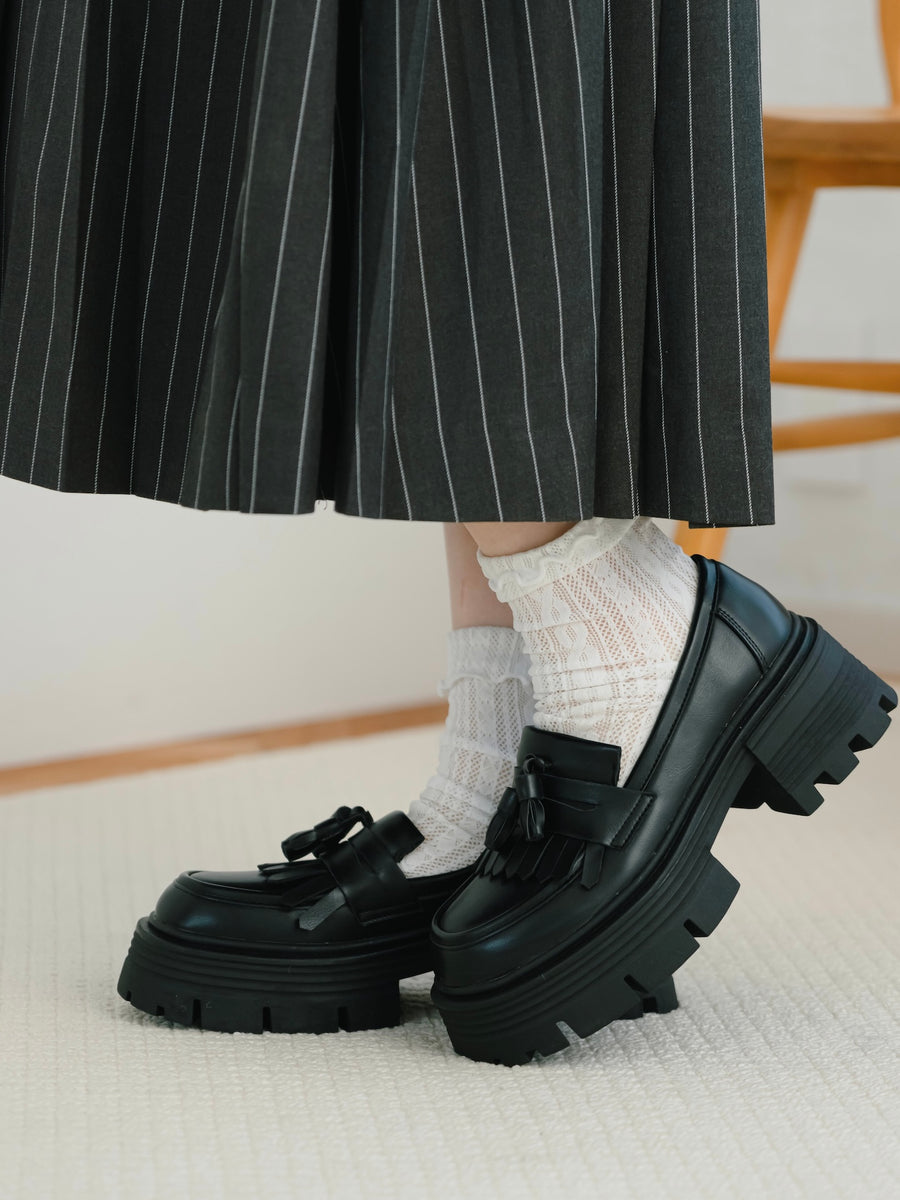 厚底タッセルローファー