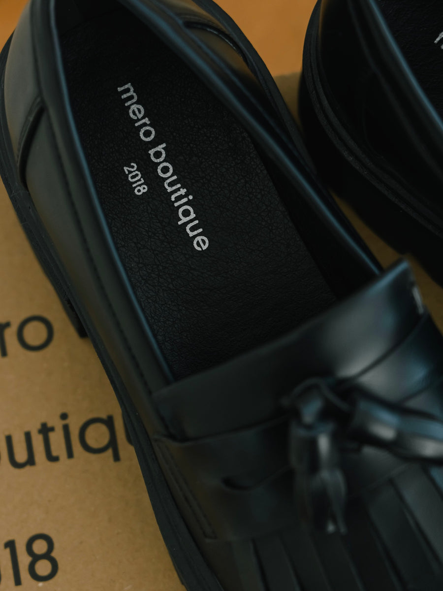 厚底タッセルローファー