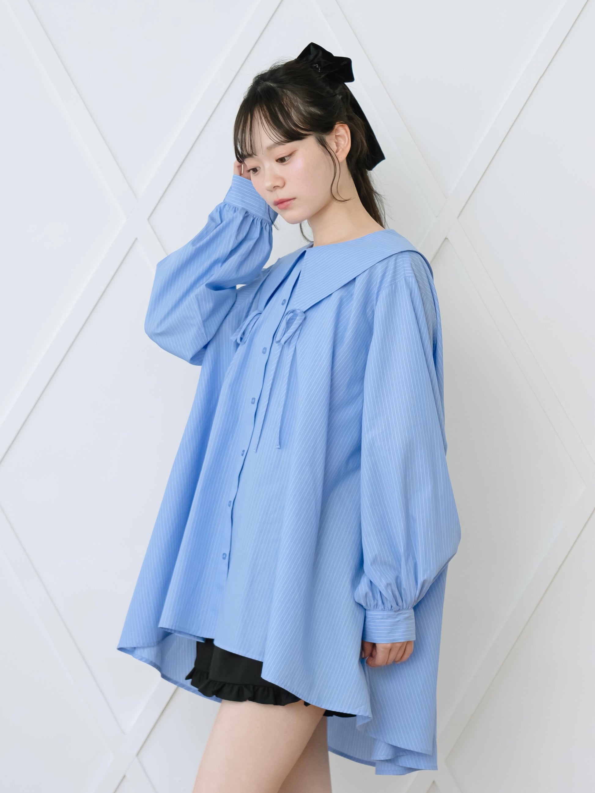 リボンカラーフレアシャツ