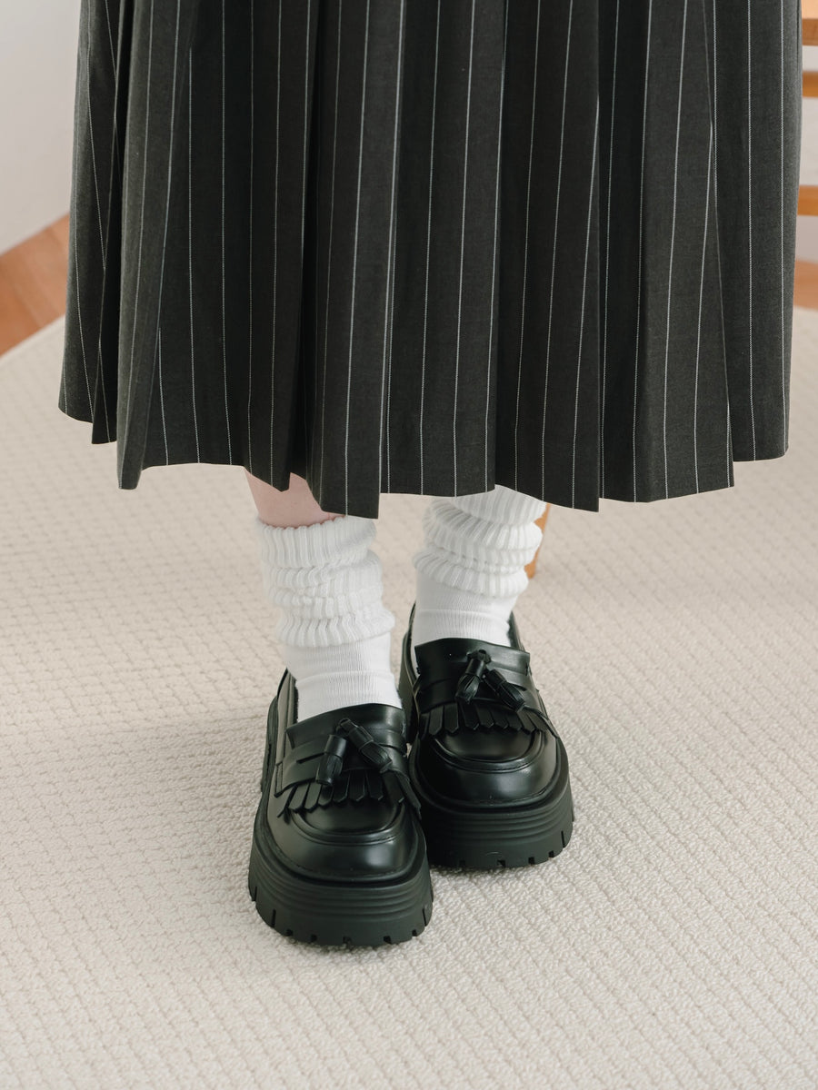 厚底タッセルローファー