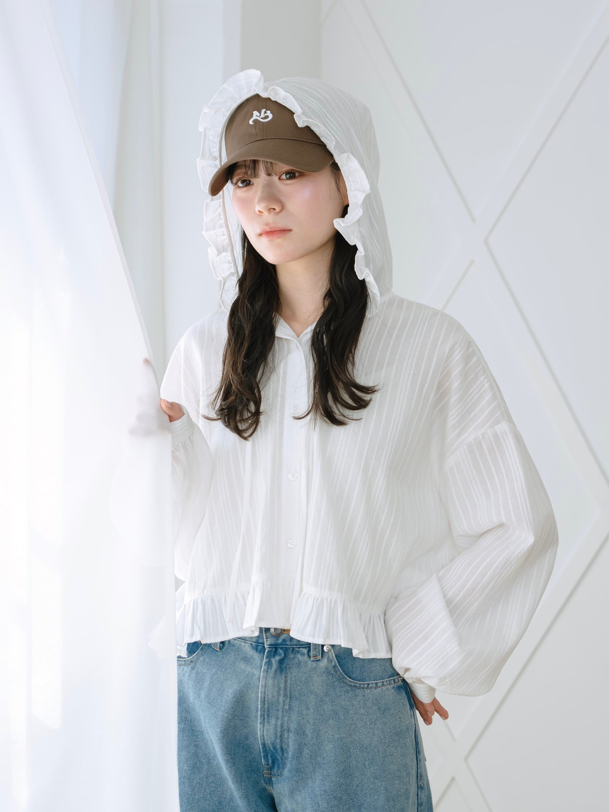 レースフーディーフリルシャツ