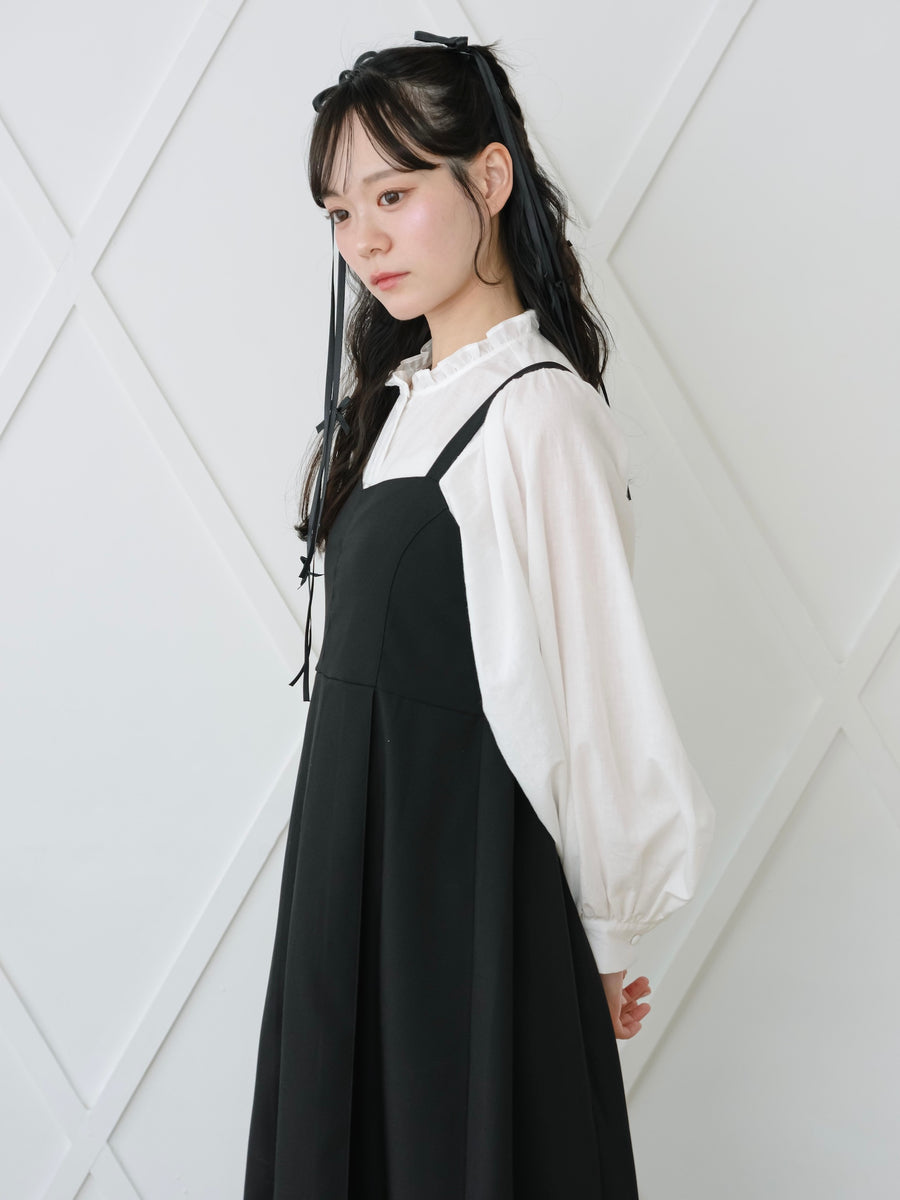 フリルネックくるみブラウス