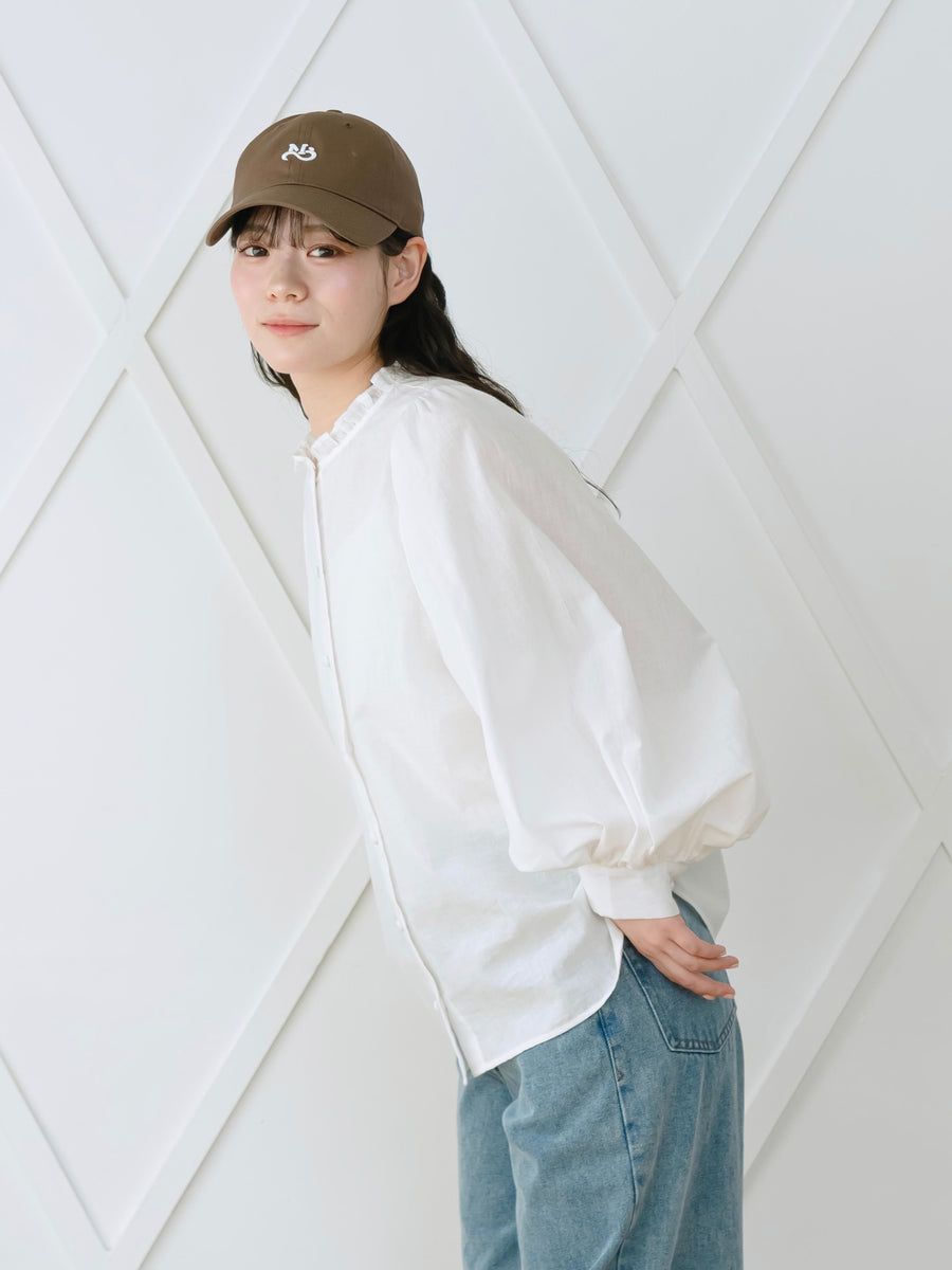 フリルネックくるみブラウス