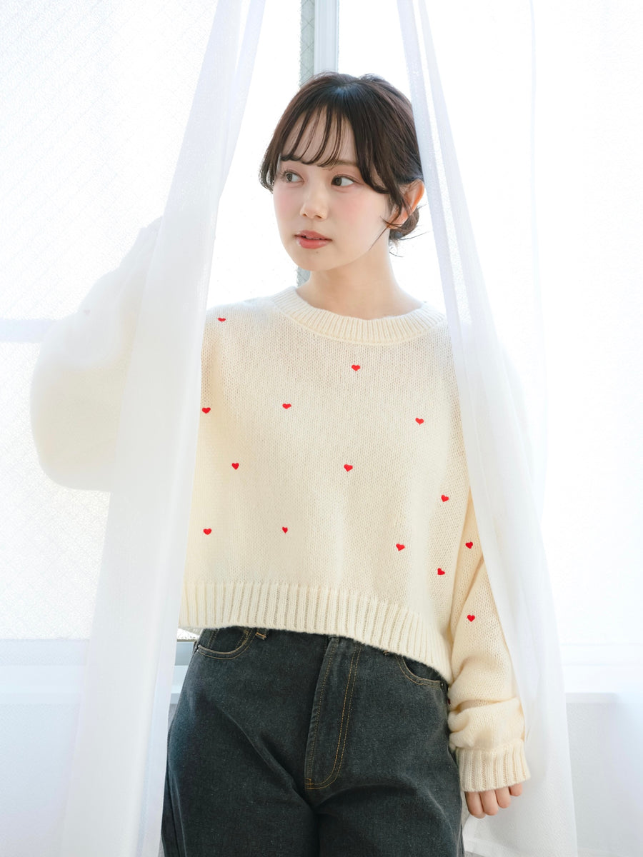 ハート刺繍ゆるニット