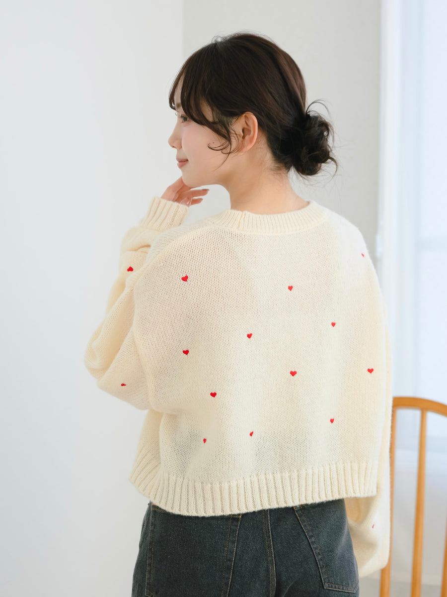 ハート刺繍ゆるニット